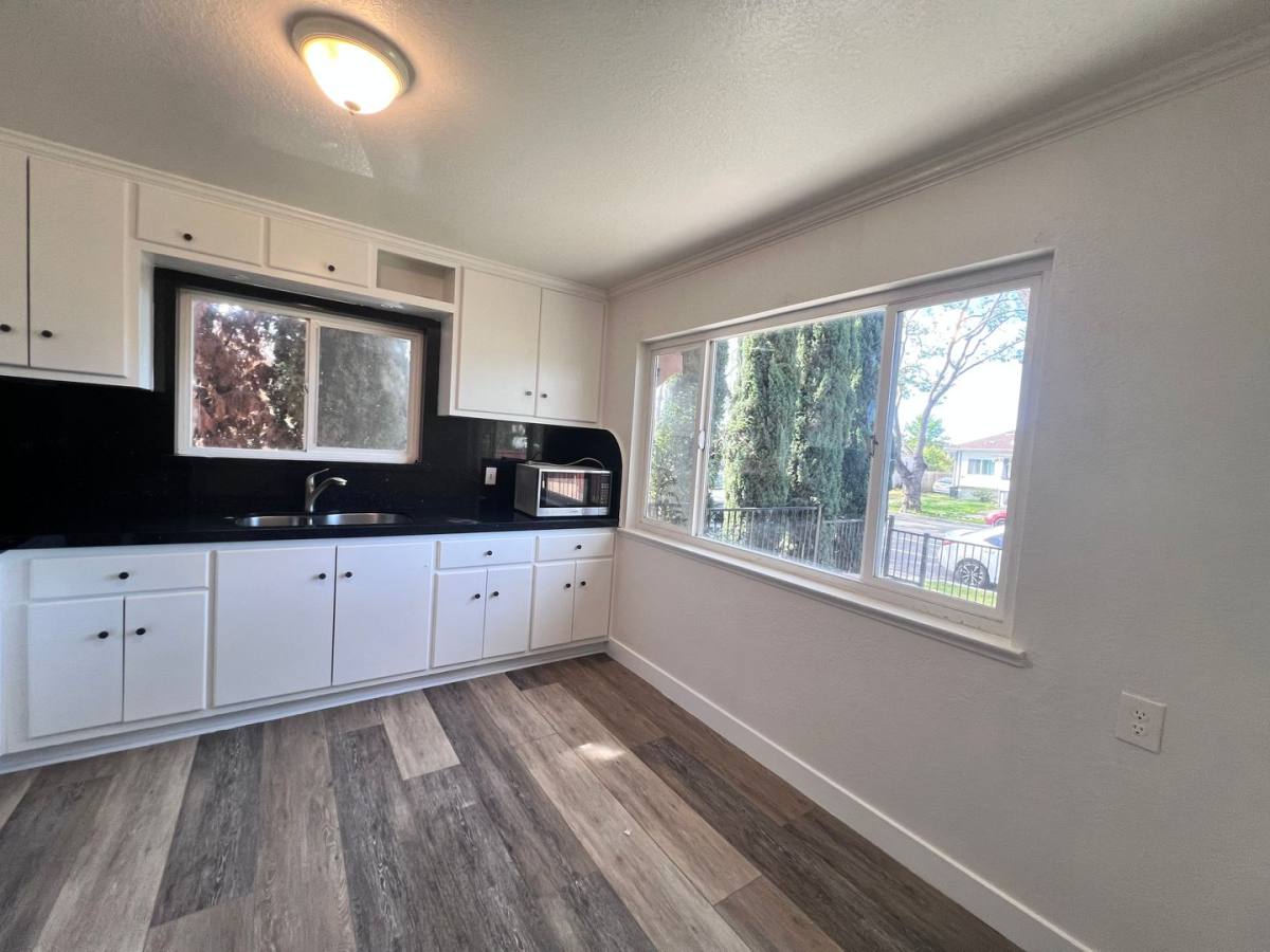 Apartment for rent at 485 B St, Hayward, CA 94541