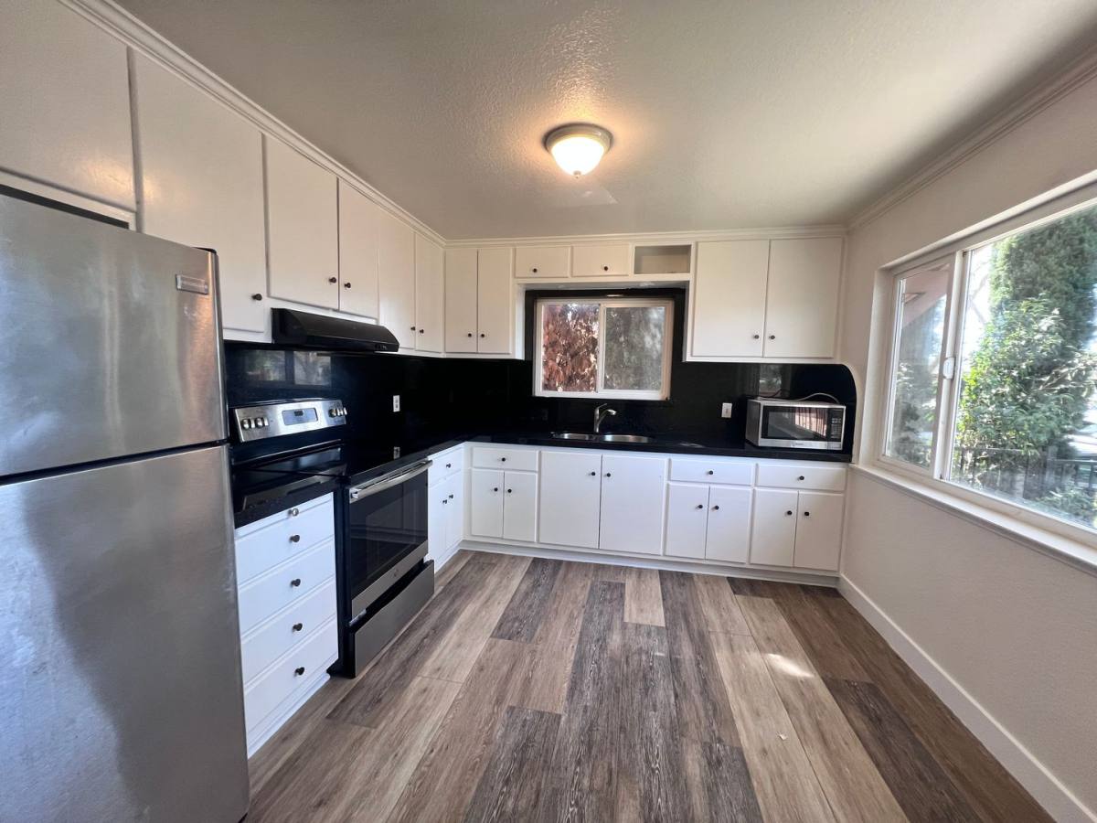 Apartment for rent at 485 B St, Hayward, CA 94541