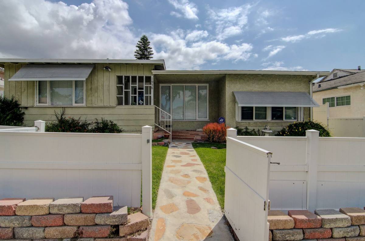 House for rent at 1958 Dawson Ave, Signal Hill, CA 90755