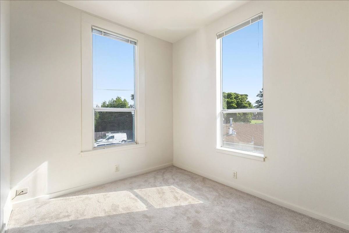 Apartment for rent at 1816 - 1818 1820 3rd St, Alameda, CA 94501