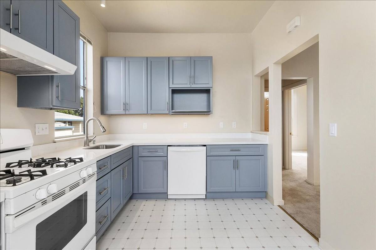 Apartment for rent at 1816 - 1818 1820 3rd St, Alameda, CA 94501