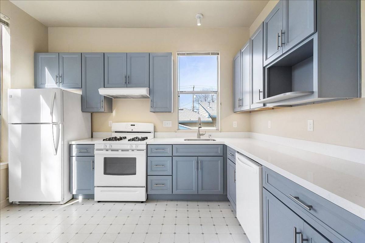 Apartment for rent at 1816 - 1818 1820 3rd St, Alameda, CA 94501