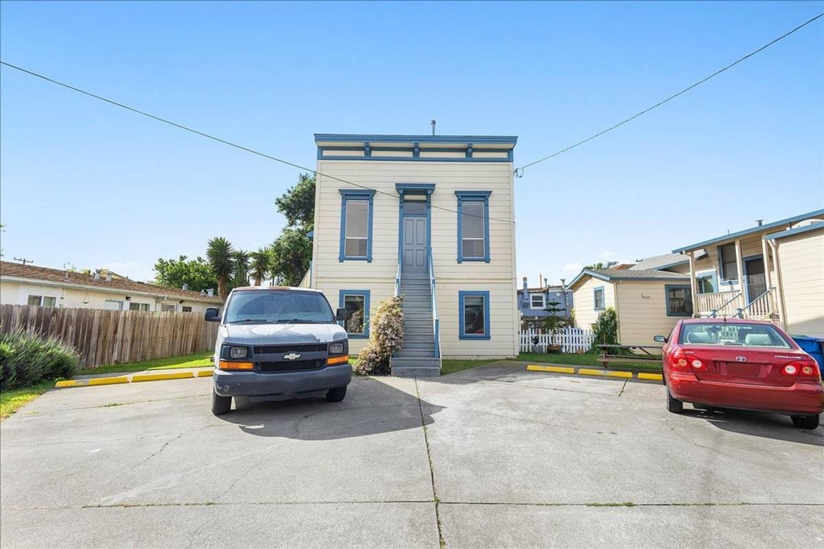 Apartment for rent at 1816 - 1818 1820 3rd St, Alameda, CA 94501