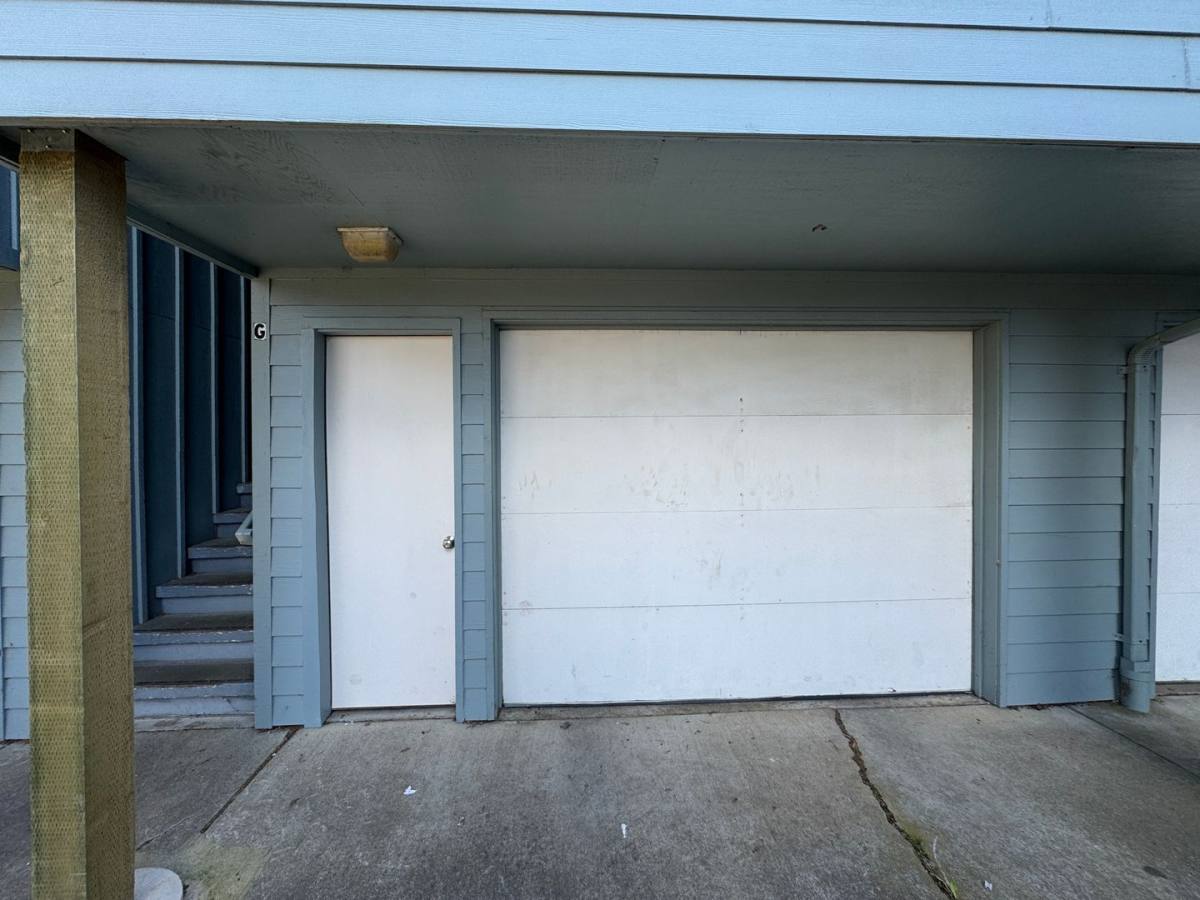 Apartment for rent at 708 NE Avery St, Newport, OR 97365