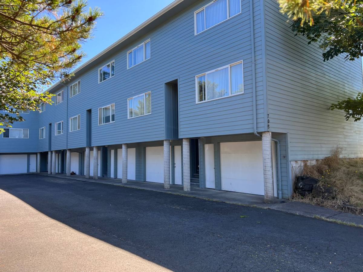 Apartment for rent at 708 NE Avery St, Newport, OR 97365