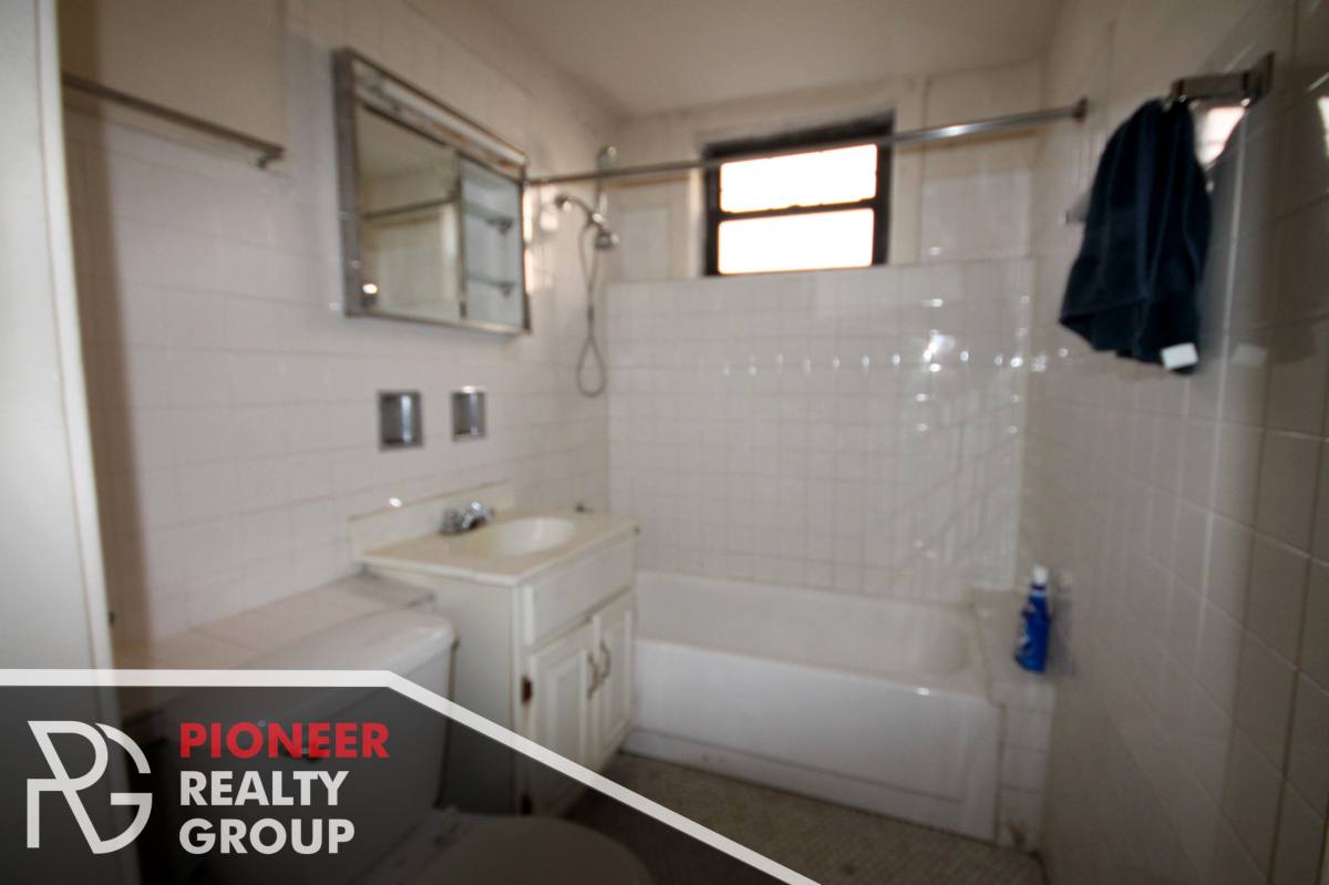 Apartment for rent at 1313 Oak #C2, Evanston, IL 60201