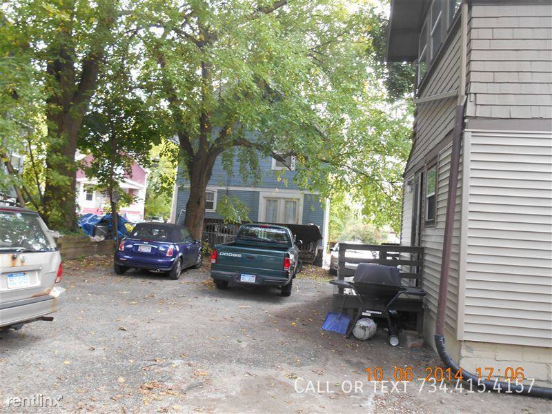 Apartment for rent at 707 S Division St #GIANT, Ann Arbor, MI 48104