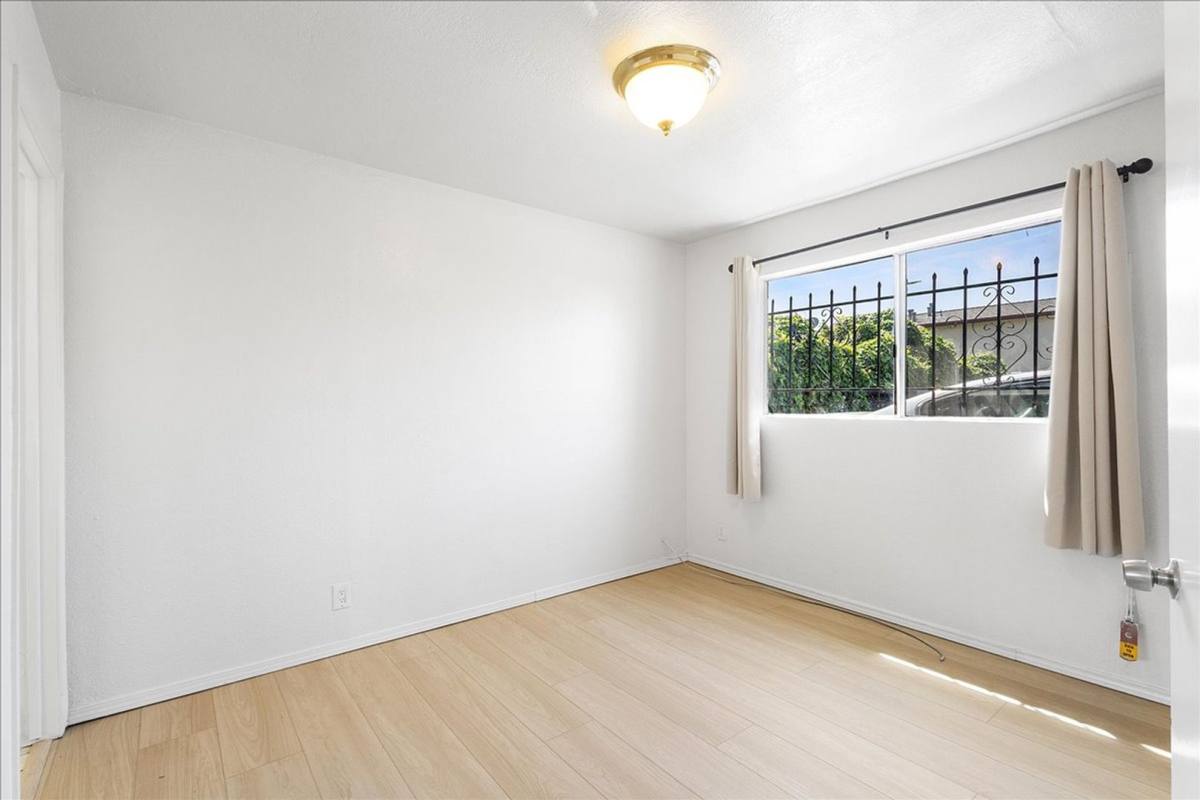 Apartment for rent at 1843 & 1847 E, Oakland, CA 94606