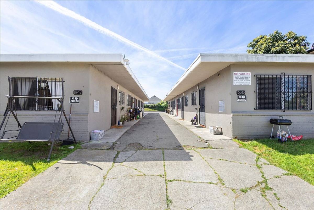 Apartment for rent at 1843 & 1847 E, Oakland, CA 94606