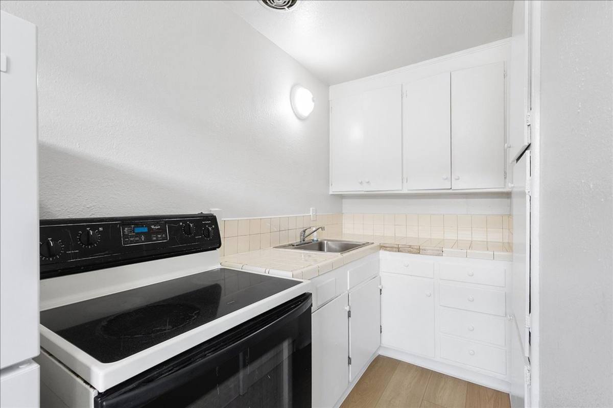 Apartment for rent at 1843 & 1847 E, Oakland, CA 94606