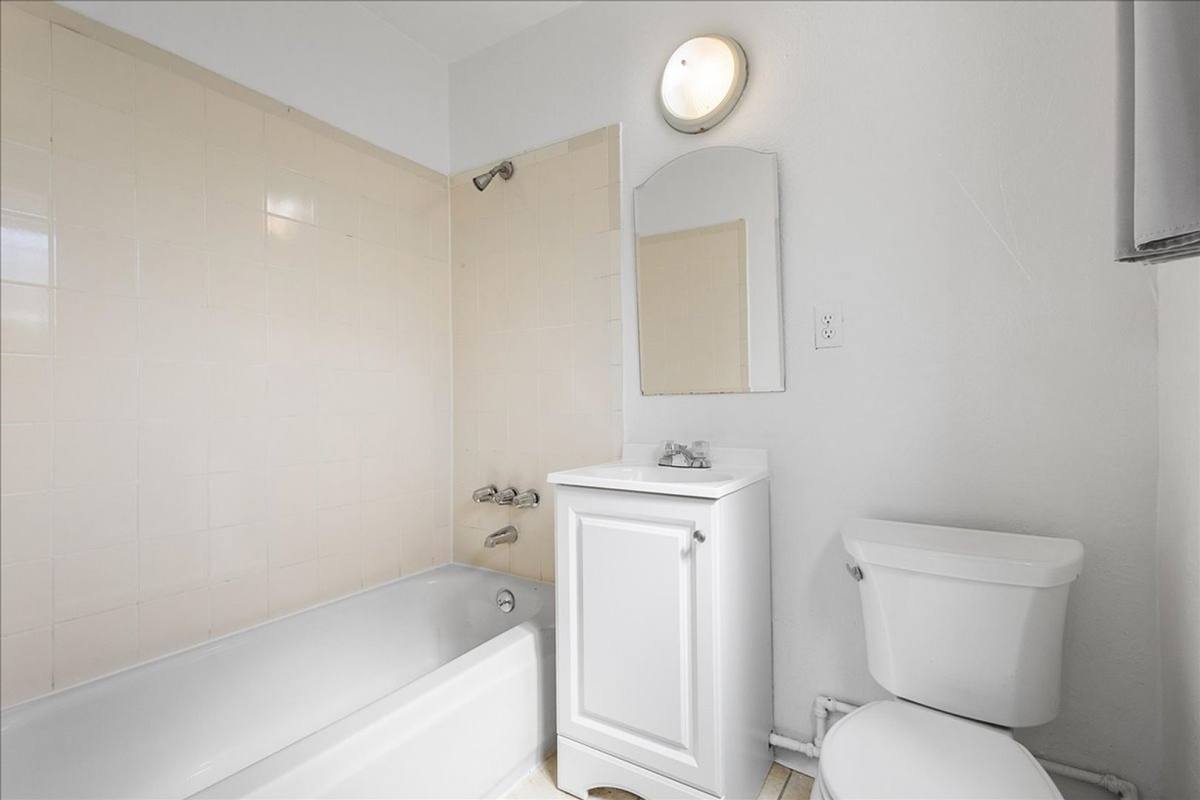 Apartment for rent at 1843 & 1847 E, Oakland, CA 94606