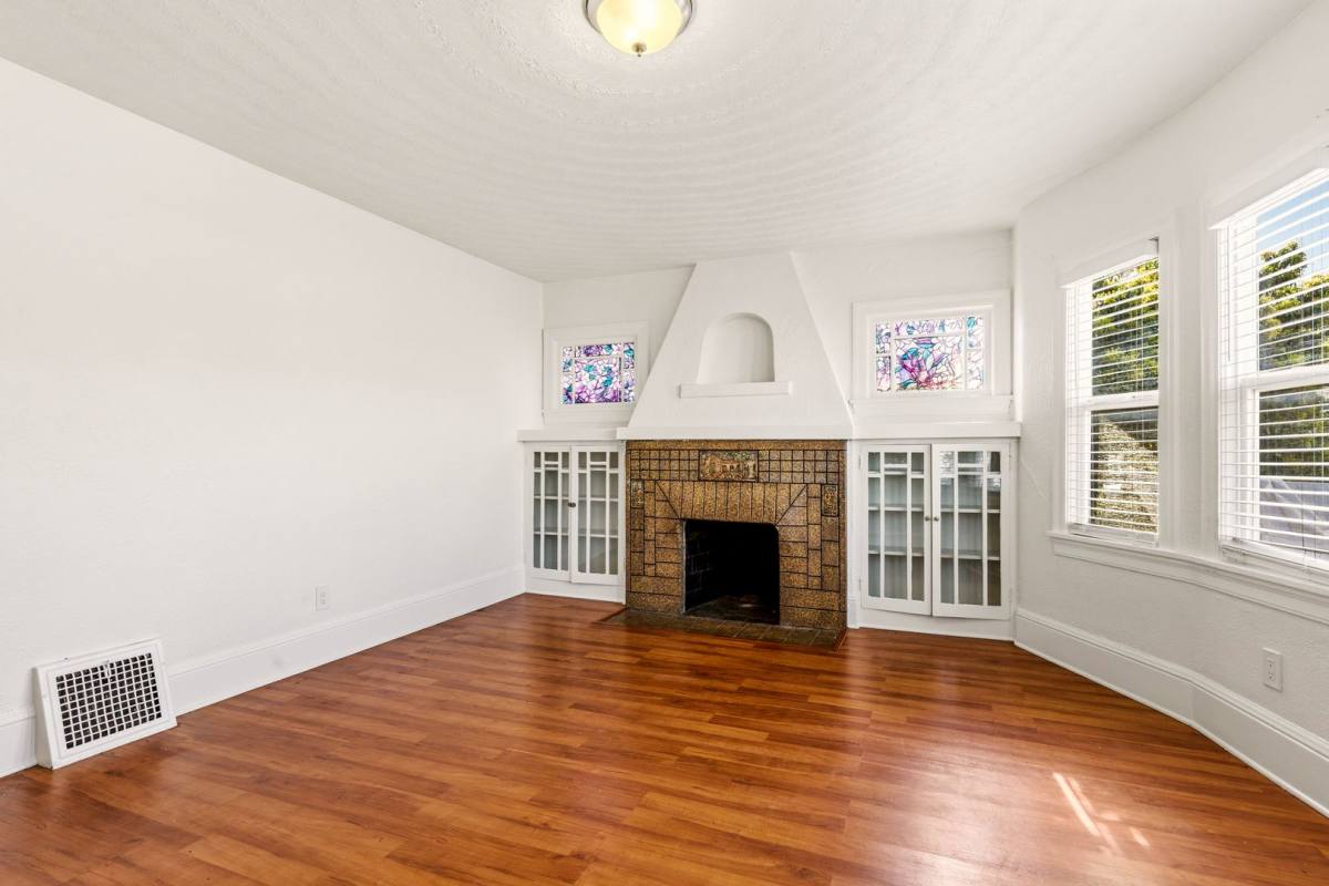 House for rent at 2600 E 20th St, Oakland, CA 94601