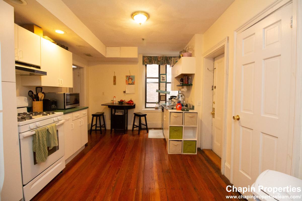 Apartment for rent at 209 Washington St #4, Brookline, MA 02445