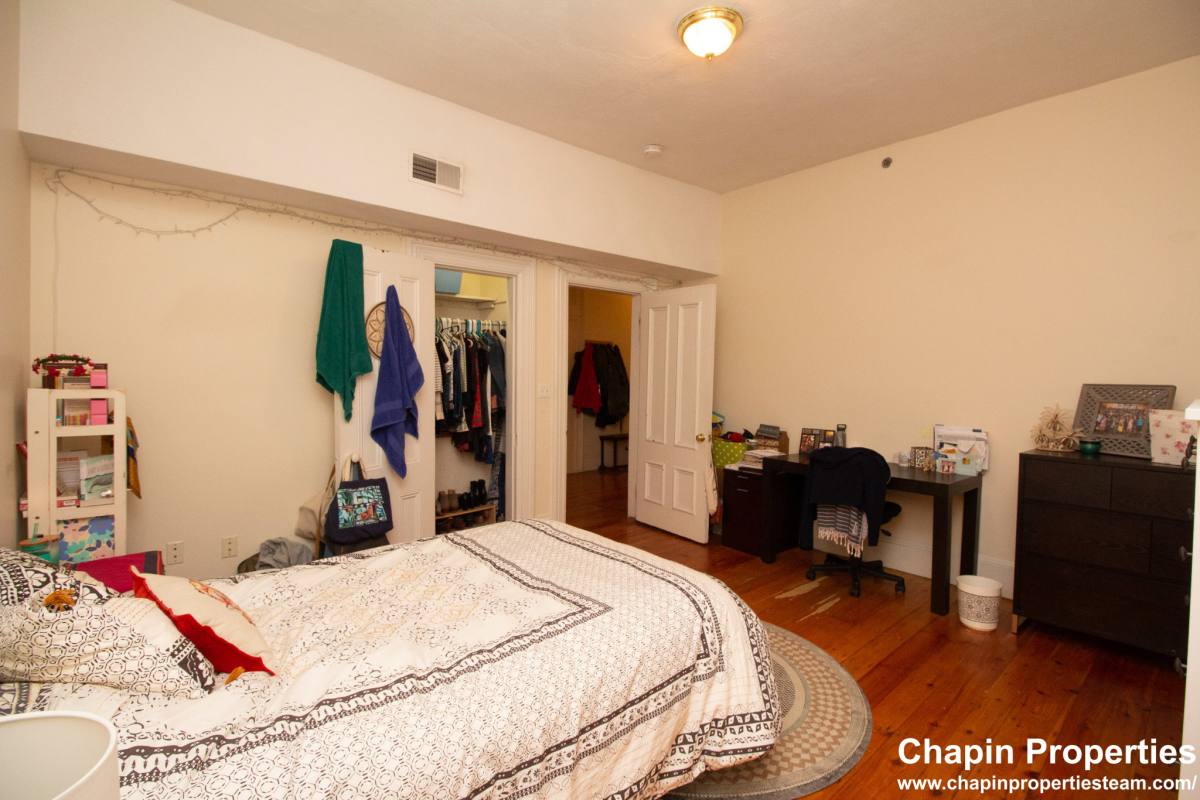 Apartment for rent at 209 Washington St #4, Brookline, MA 02445