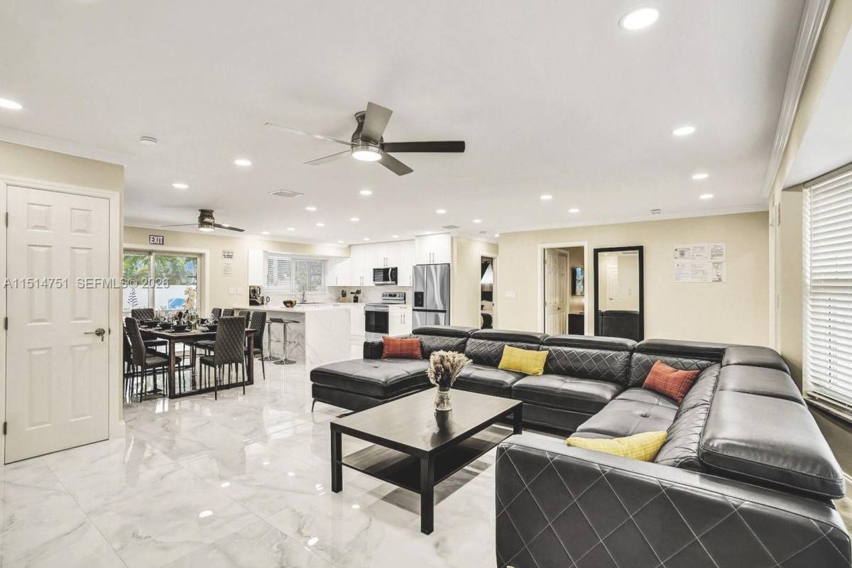House for rent at 5500 Cleveland St, Hollywood, FL 33021