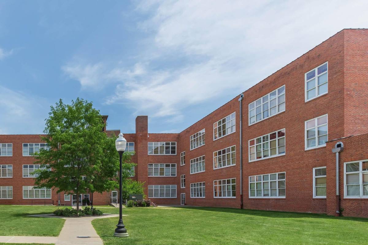 Apartment for rent at 504 N Elm, Grand Island, NE 68801