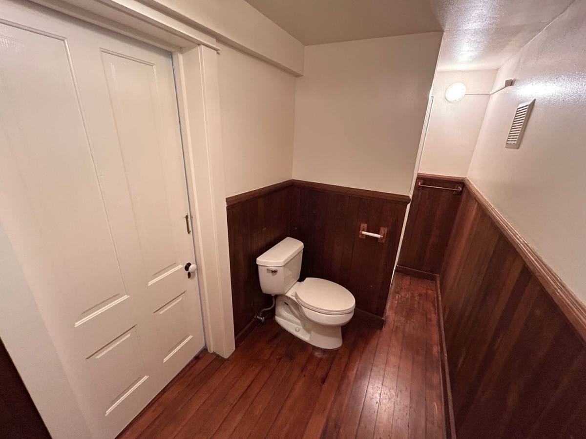 Apartment for rent at 1526 SW 18th Ave, Portland, OR 97201