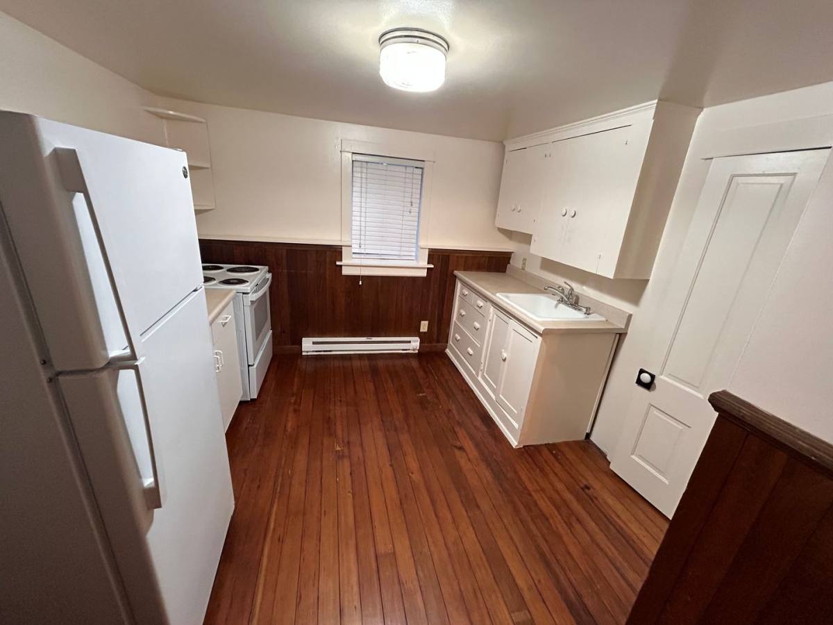 Apartment for rent at 1526 SW 18th Ave, Portland, OR 97201