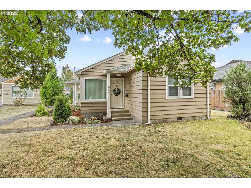 House for rent at 1059 17th Ave, Longview, WA 98632
