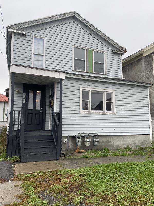Apartment for rent at 742 Jay St, Utica, NY 13501