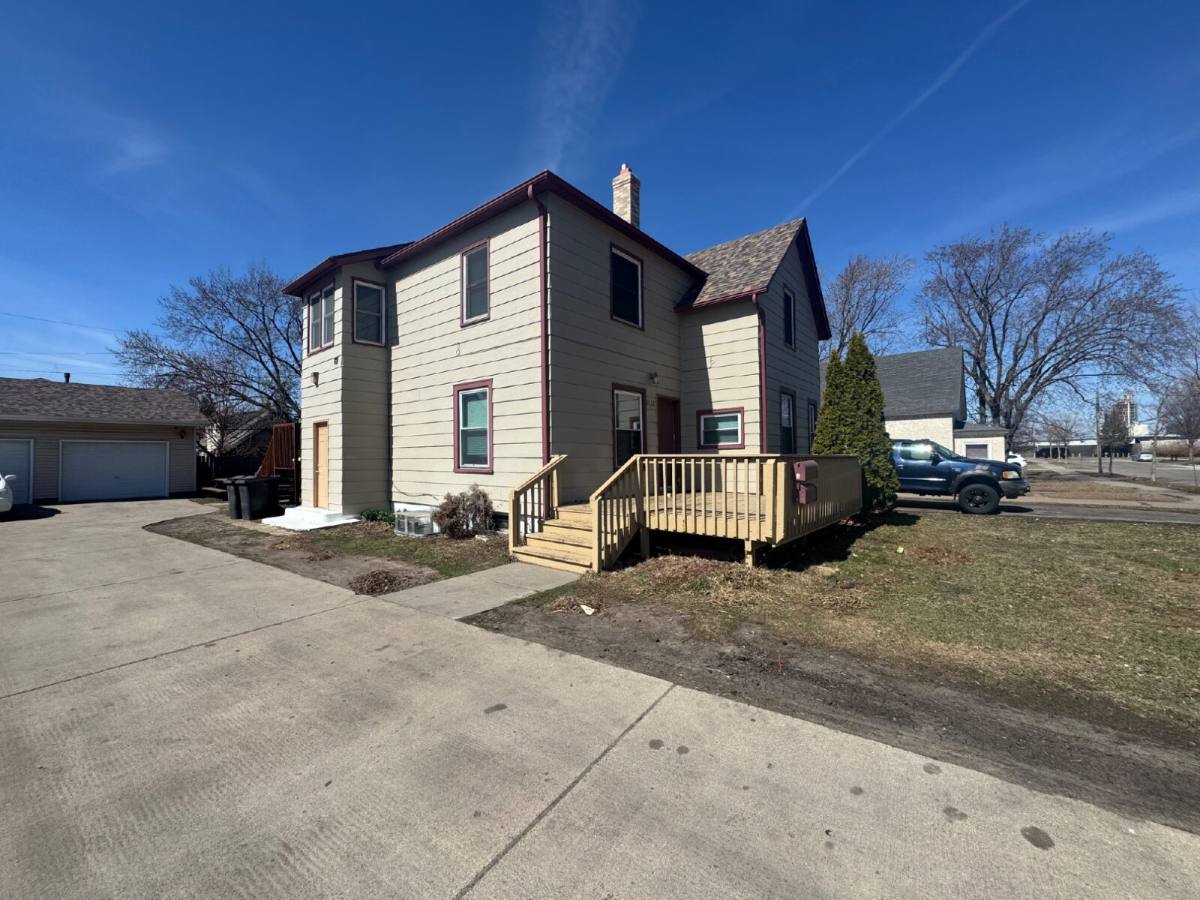 Townhouse for rent at 2522 5th St NE, Minneapolis, MN 55418