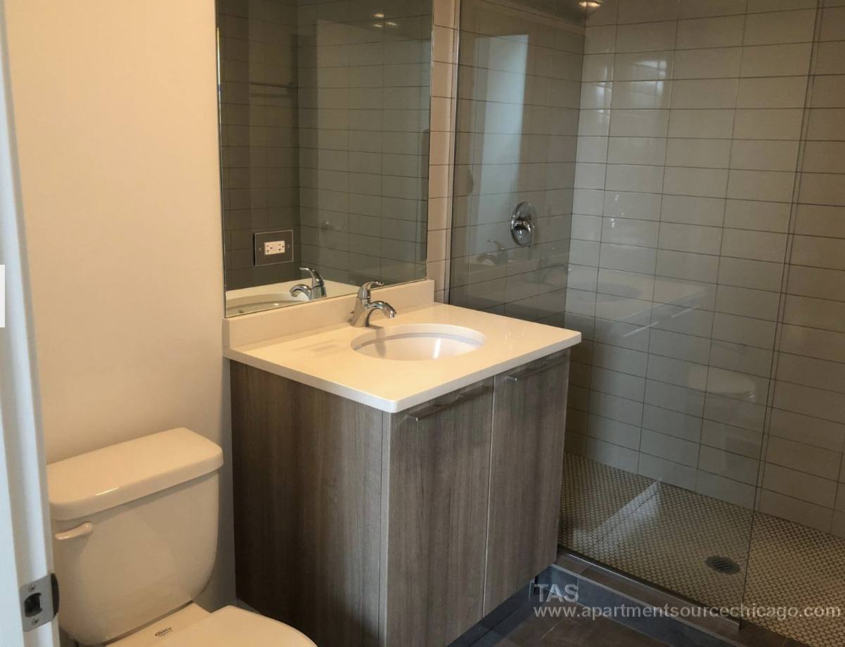 Apartment for rent at 932 W Dakin St #205, Chicago, IL 60613