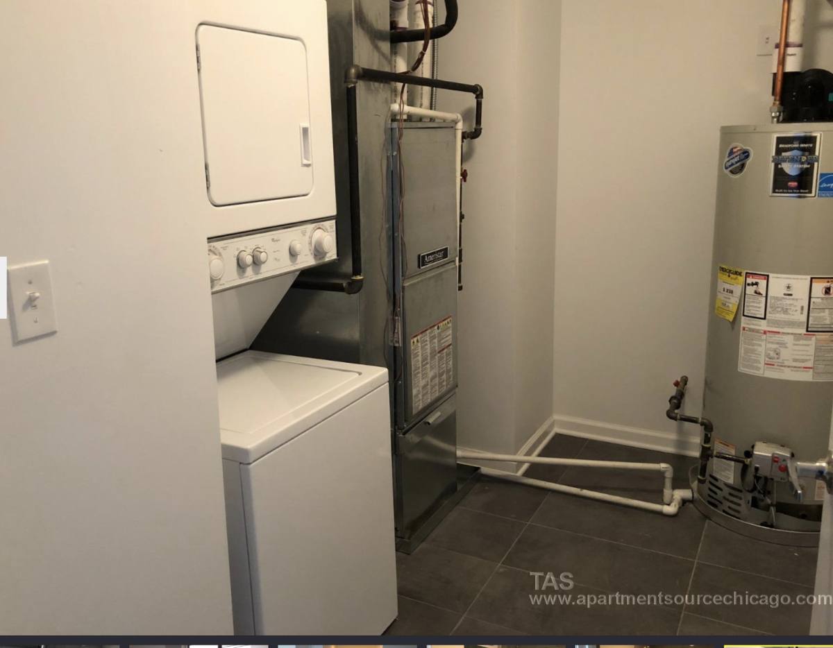Apartment for rent at 932 W Dakin St #205, Chicago, IL 60613