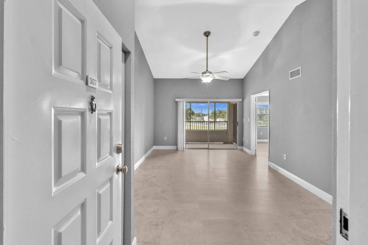 Apartment for rent at 2881 N Oakland Forest Dr, Fort Lauderdale, FL 33309