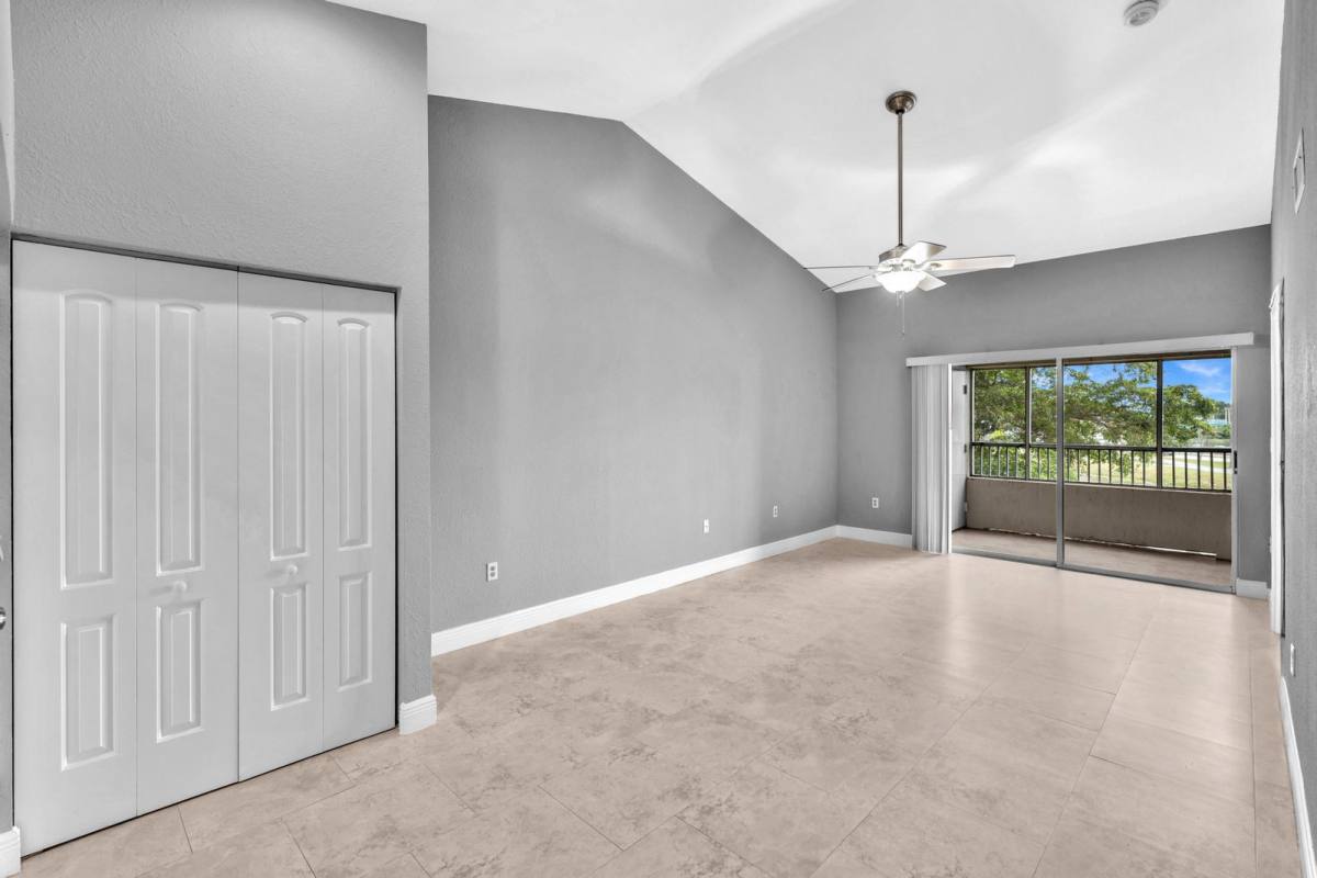 Apartment for rent at 2881 N Oakland Forest Dr, Fort Lauderdale, FL 33309