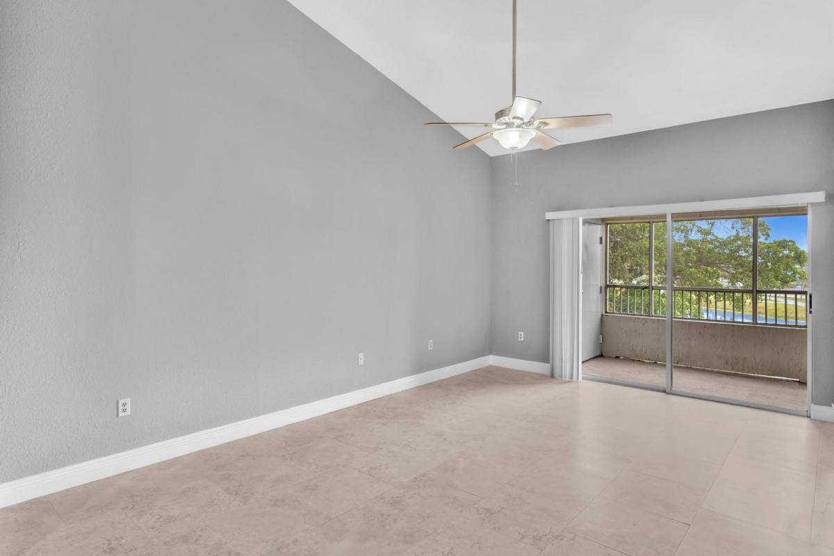 Apartment for rent at 2881 N Oakland Forest Dr, Fort Lauderdale, FL 33309