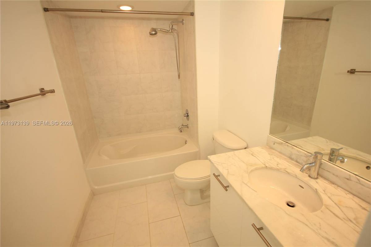 Apartment for rent at 951 Brickell Ave #1409, Miami, FL 33131