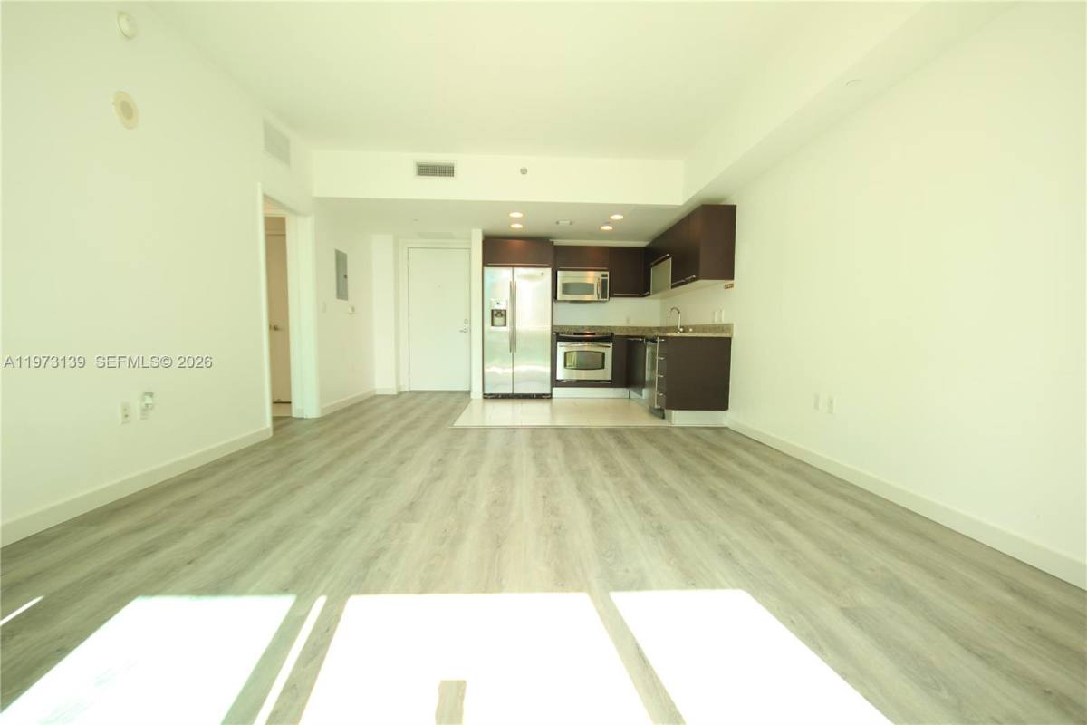 Apartment for rent at 951 Brickell Ave #1409, Miami, FL 33131