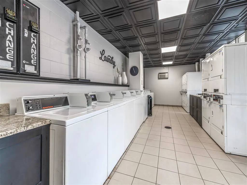 Apartment for rent at 833 W Buena Ave #509, Chicago, IL 60613
