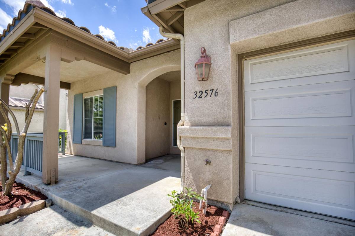 House for rent at 32576 Guevara Dr, Temecula, CA 92592