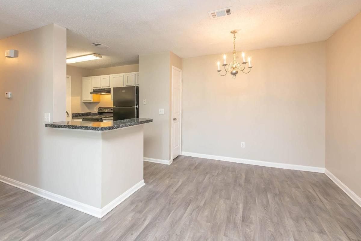 Apartment for rent at 1000 Commons Circle, Vicksburg, MS 39180