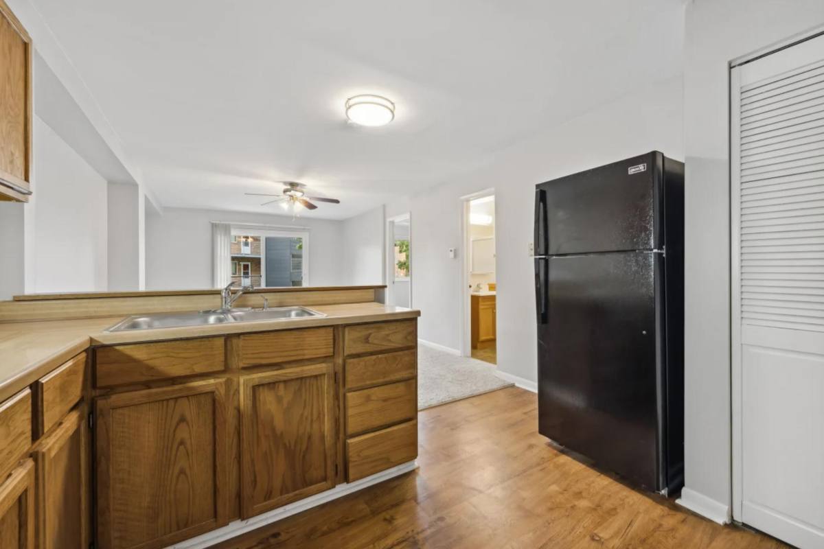 Apartment for rent at 211 N Lincolnway St #G11, North Aurora, IL 60542