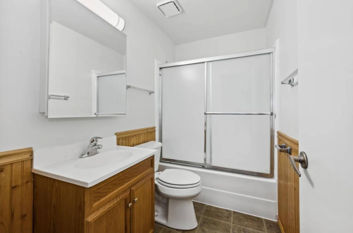 Apartment for rent at 211 N Lincolnway St #G11, North Aurora, IL 60542