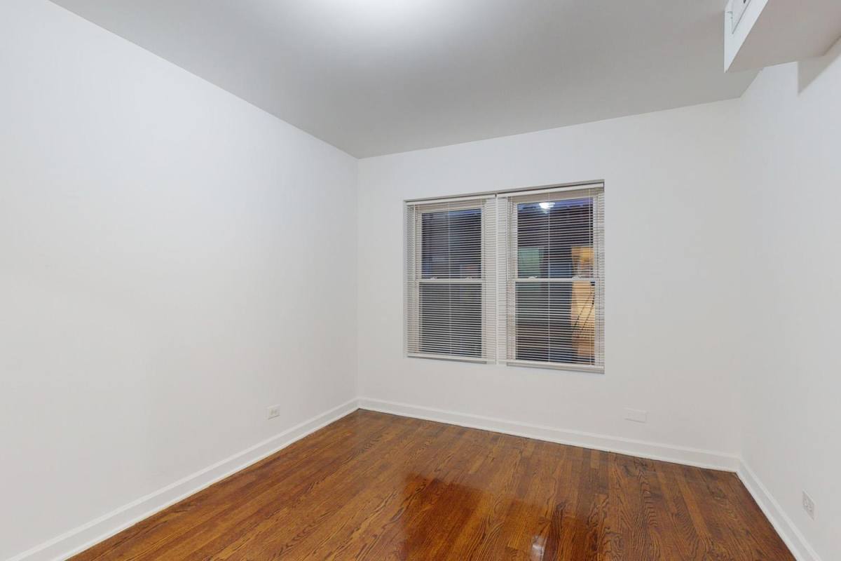 Apartment for rent at 5222 S Drexel Ave, Chicago, IL 60615