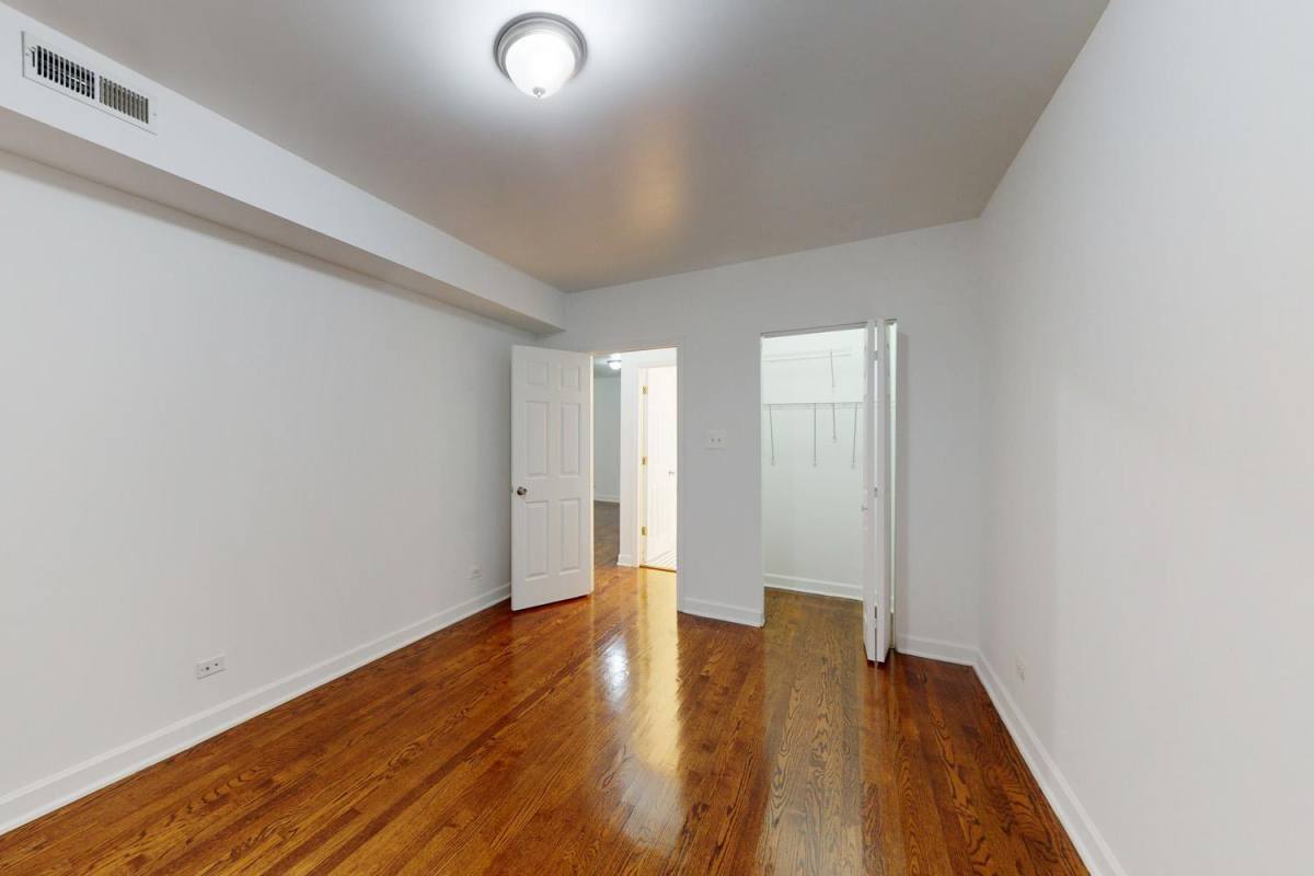 Apartment for rent at 5222 S Drexel Ave, Chicago, IL 60615