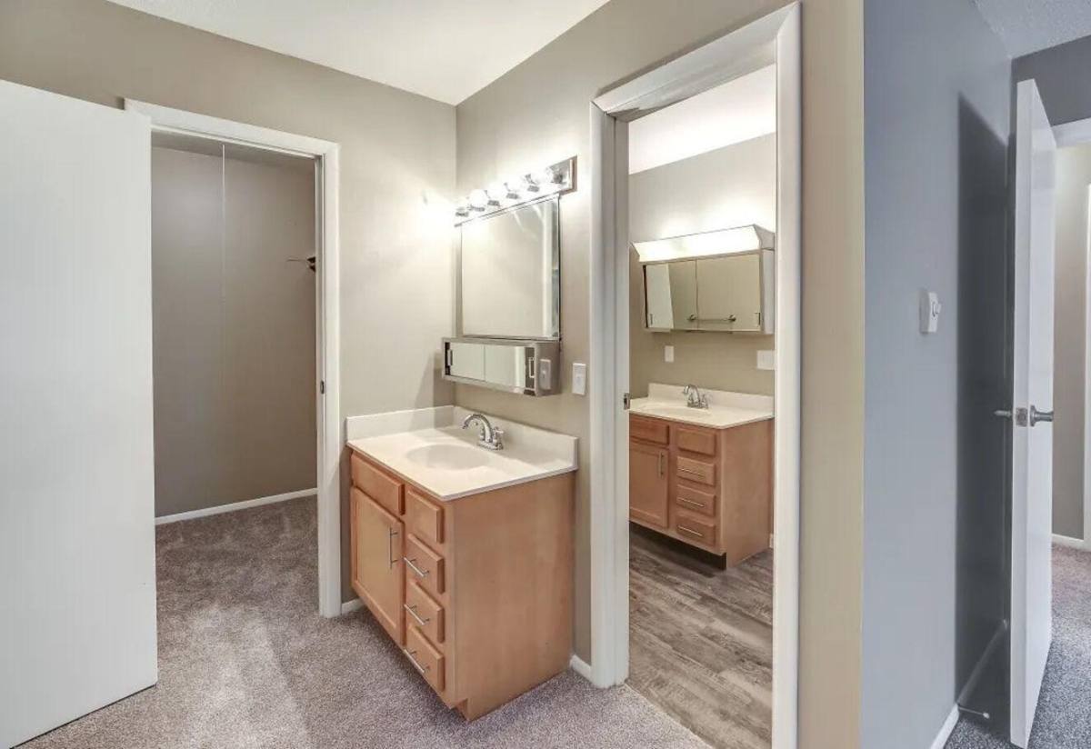 Apartment for rent at Riviera, 2323 Shoreland Ave #210, Toledo, OH 43611