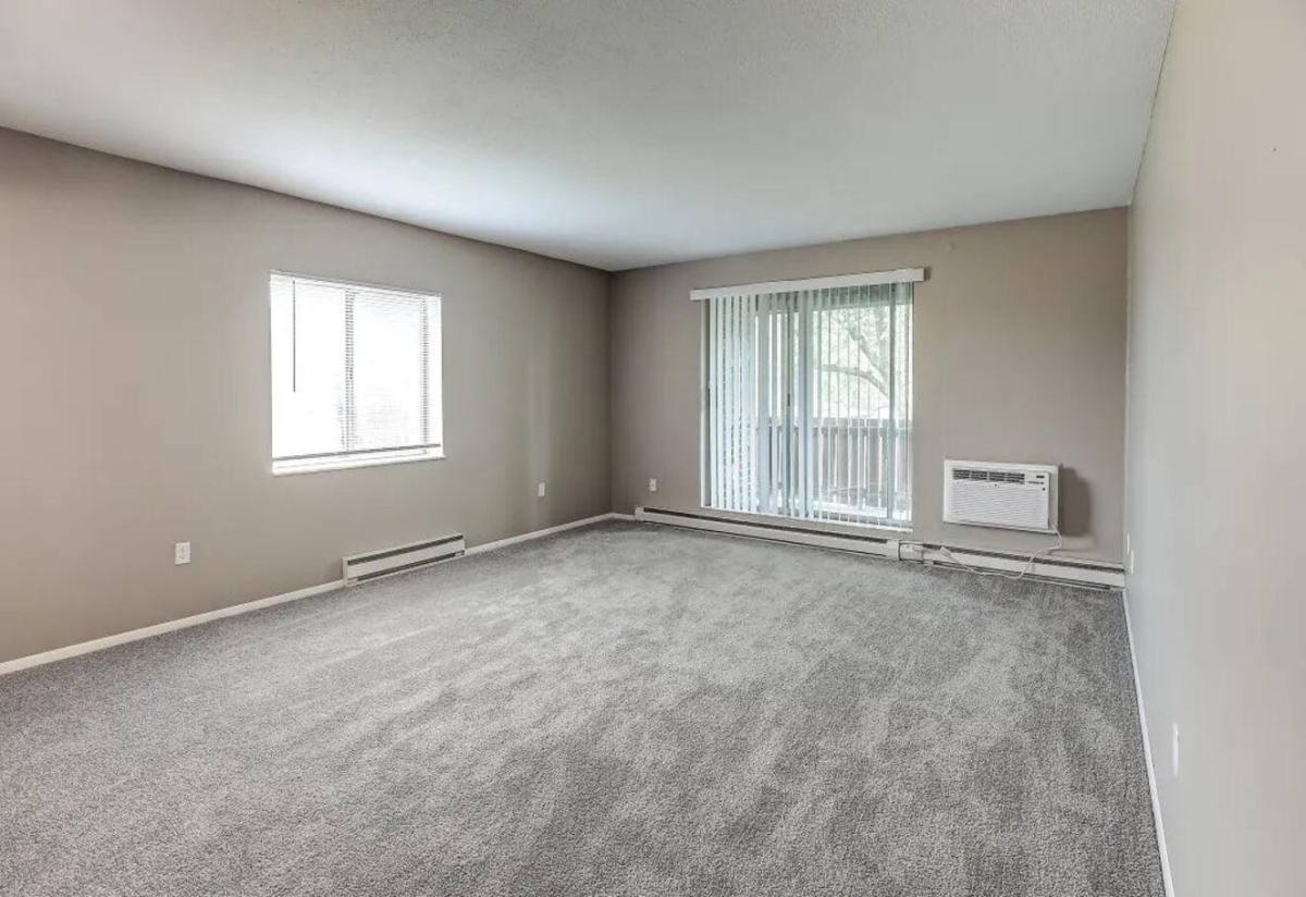 Apartment for rent at Riviera, 2323 Shoreland Ave #210, Toledo, OH 43611
