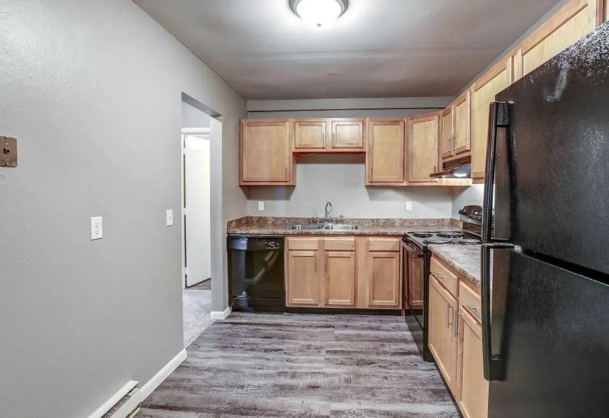 Apartment for rent at Riviera, 2323 Shoreland Ave #210, Toledo, OH 43611