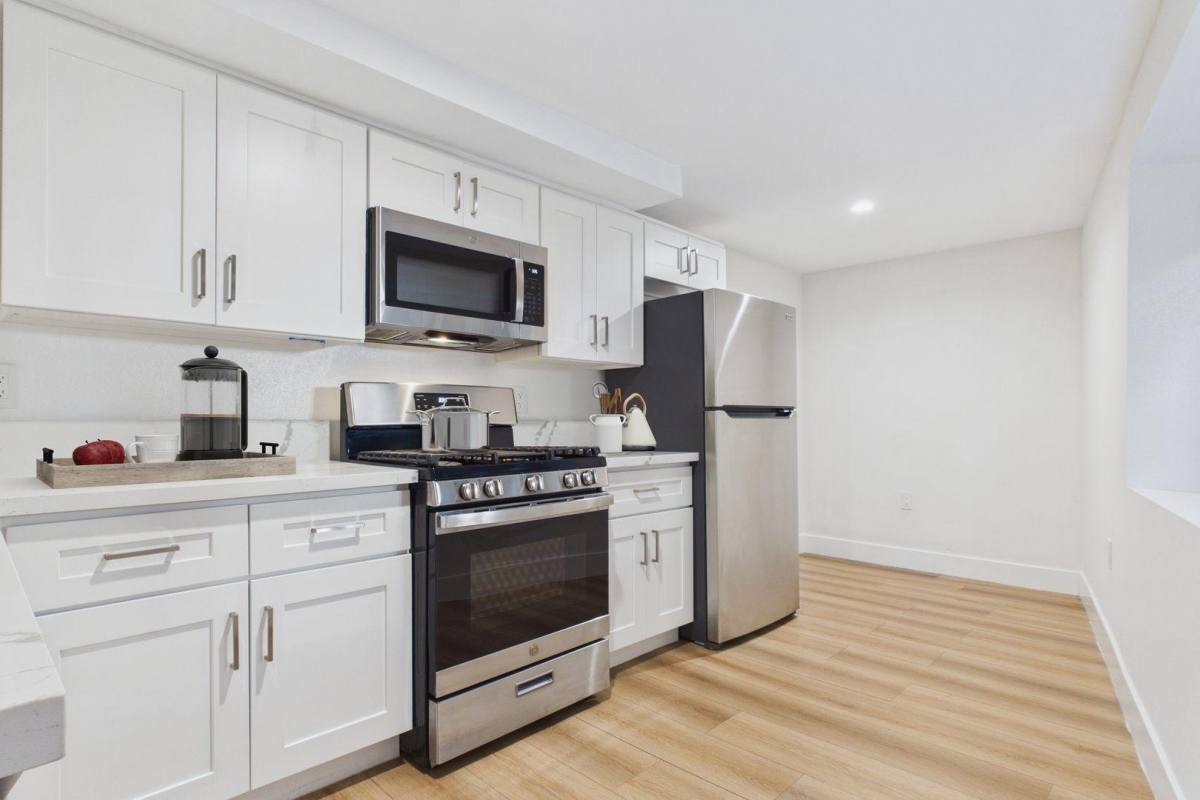 Apartment for rent at Natick Park South, 4632 Natick Ave #306, Sherman Oaks, CA 91403