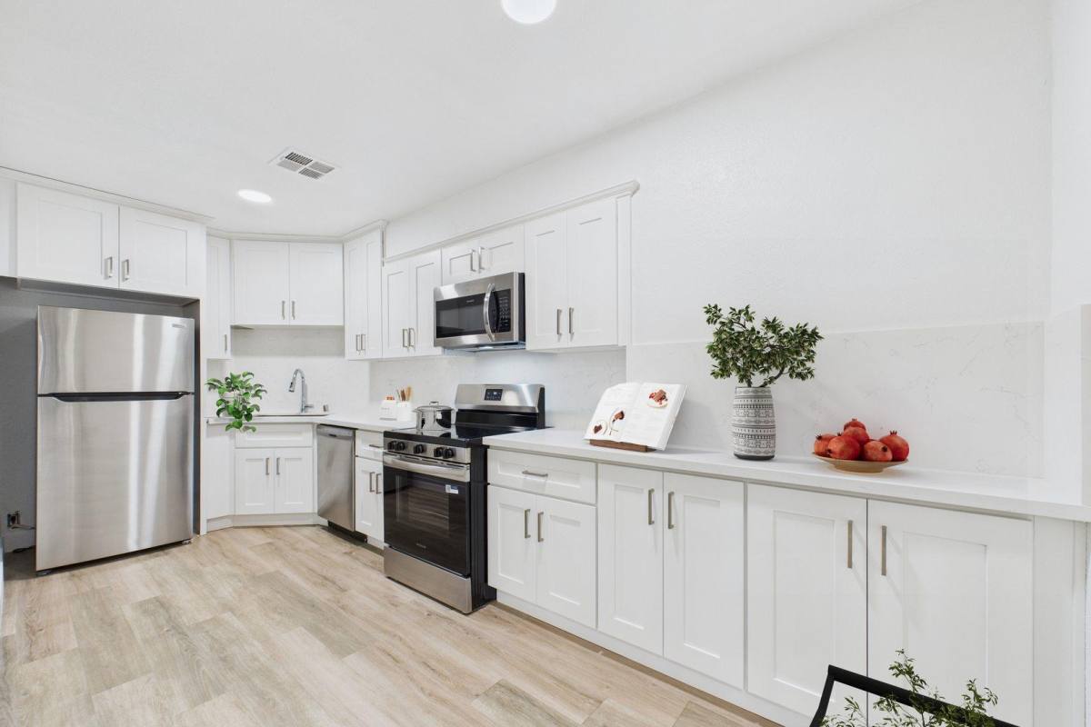 Apartment for rent at Natick Park South, 4632 Natick Ave #306, Sherman Oaks, CA 91403