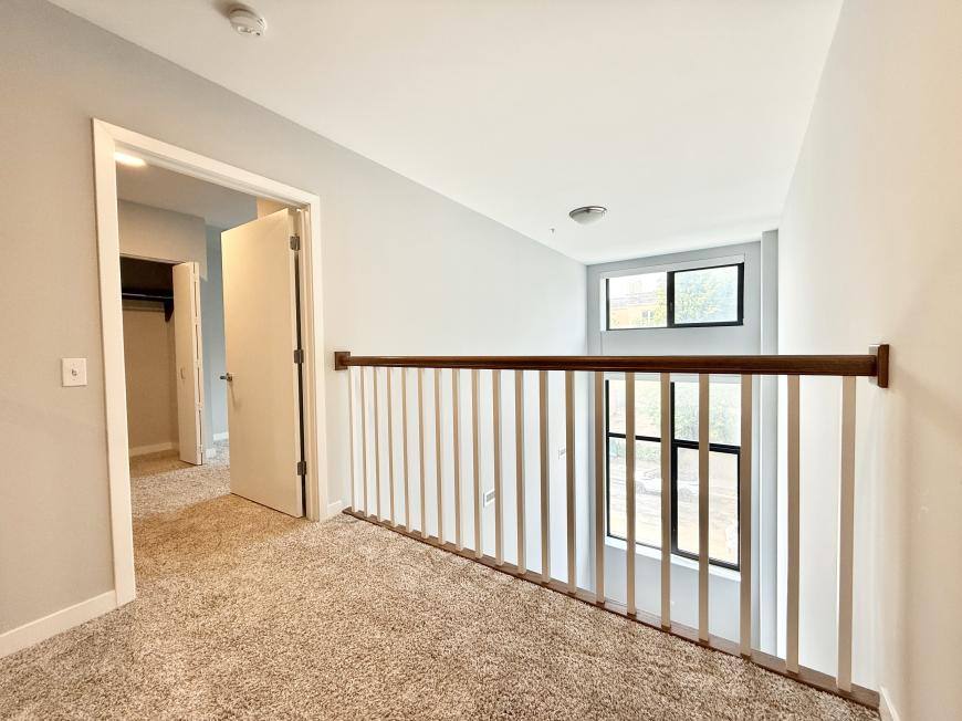 Apartment for rent at 1900 W Lawrence, Chicago, IL 60640