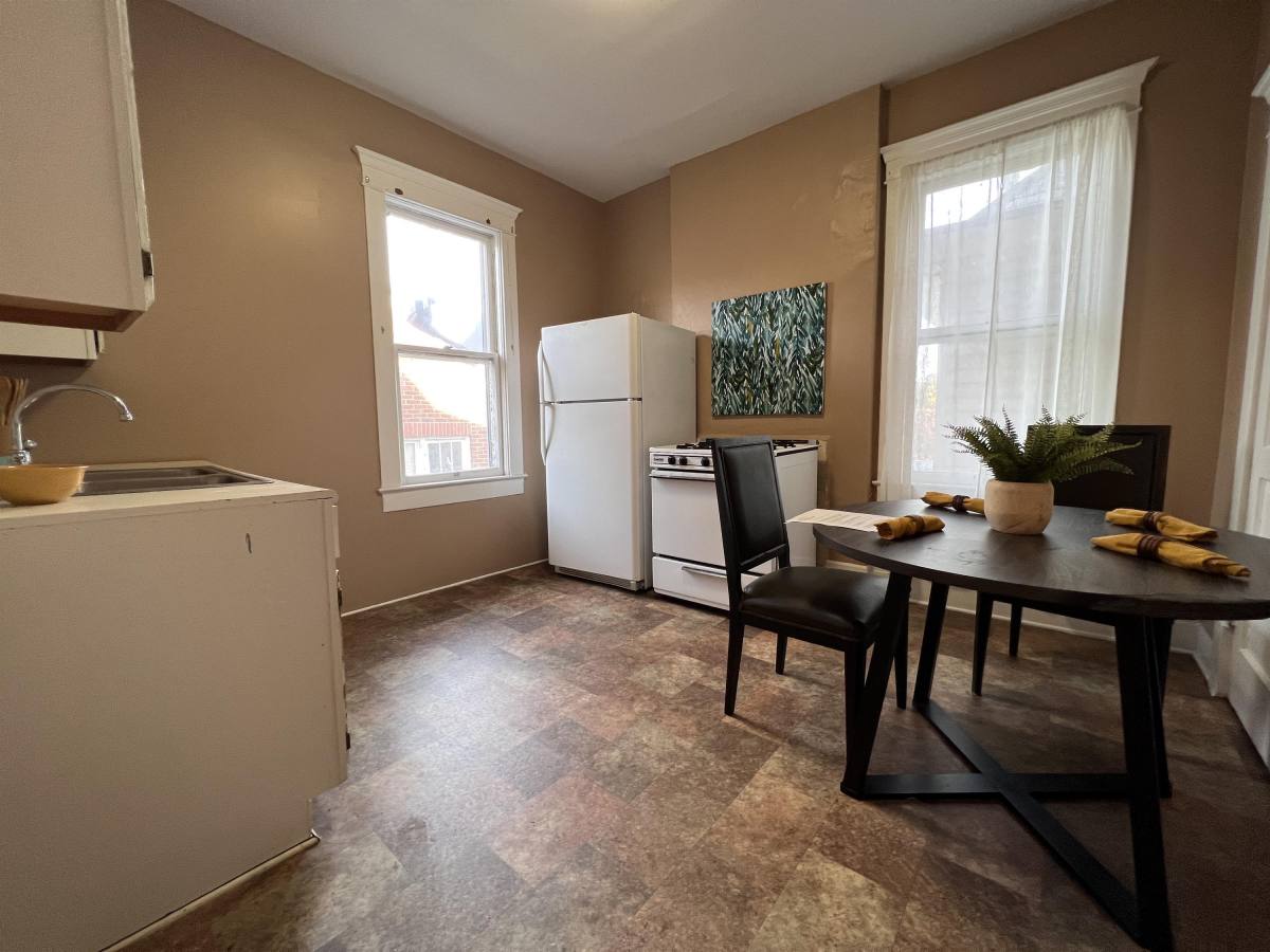 Apartment for rent at 206 Walnut St #6, Clarksburg, WV 26301