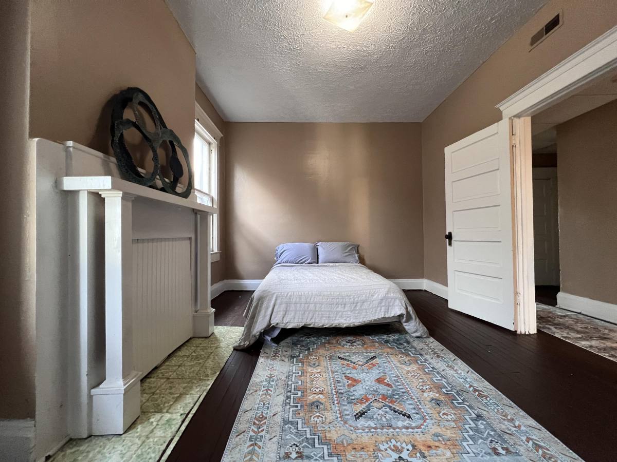 Apartment for rent at 206 Walnut St #6, Clarksburg, WV 26301