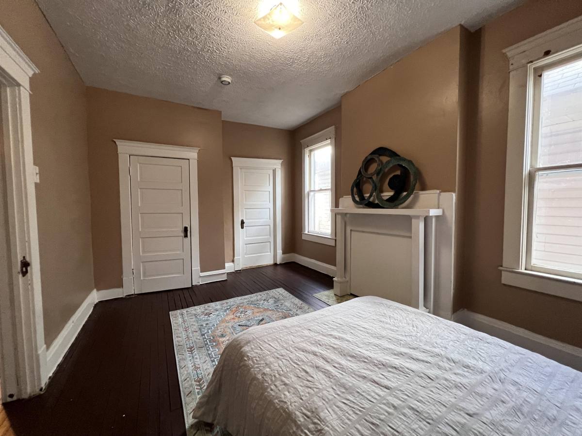 Apartment for rent at 206 Walnut St #6, Clarksburg, WV 26301