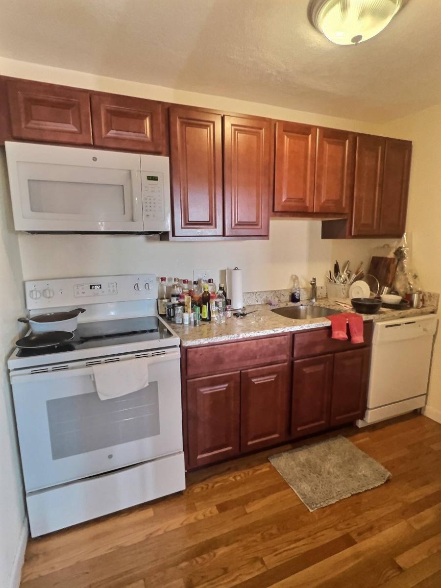 Apartment for rent at 1027 Commonwealth Ave #32, Boston, MA 02215