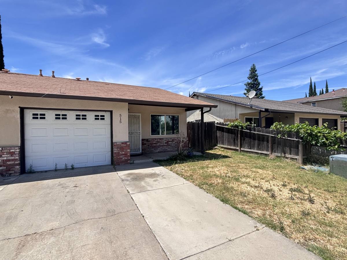 House for rent at Riverside North, 513 N Riverside Dr, Modesto, CA 95354